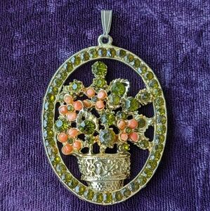 Vintage Gold Color Flower Bucket Pendant With Green Peridot Rhinestones